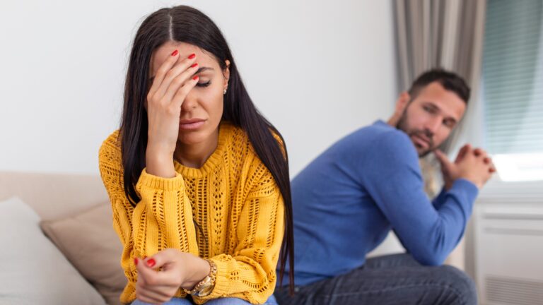 چگونه انتظارات غیرواقعی منجر به استرس و اضطراب می‌شوند؟