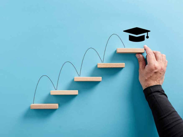 ارتباط بین محیط‌های خانوادگی و عملکرد تحصیلی