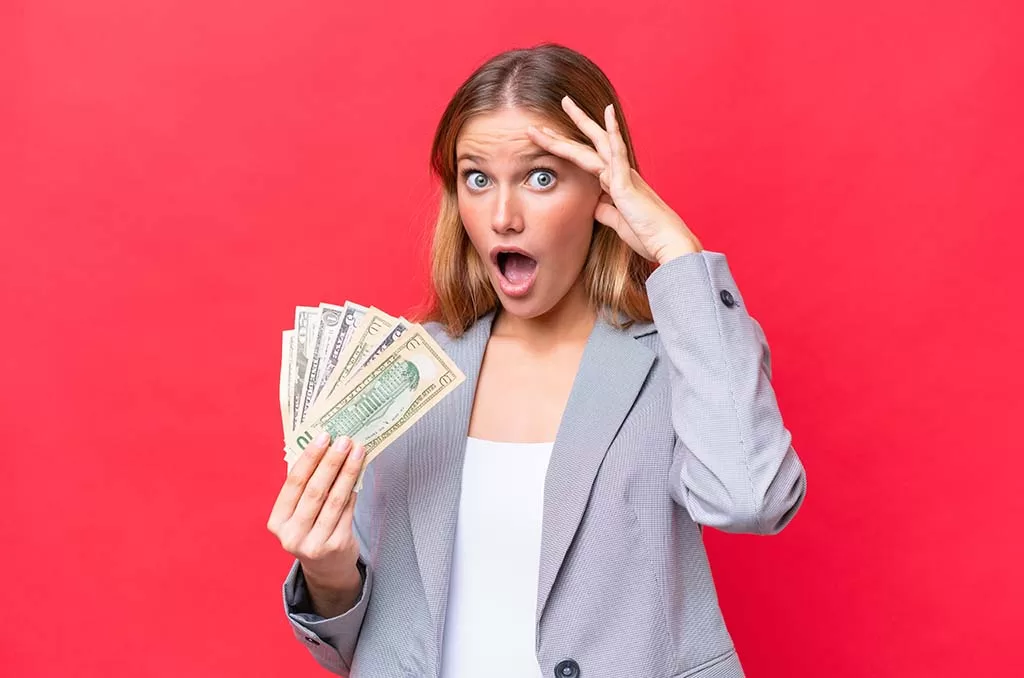 تحلیل علمی تأثیر رضایت مالی بر طول عمر