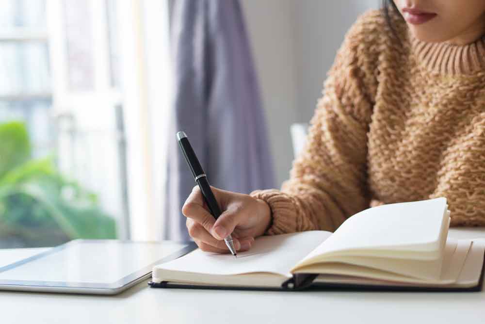 روش های آرامش ذهن - نوشتن روزانه افکار چیست؟